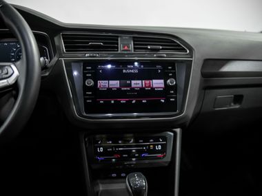 Volkswagen Tiguan 2021 года, 35 136 км - вид 9