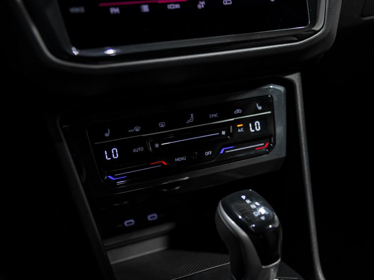 Volkswagen Tiguan 2021 года, 35 136 км - вид 11