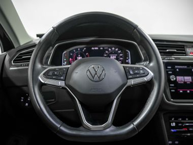 Volkswagen Tiguan 2021 года, 35 136 км - вид 8