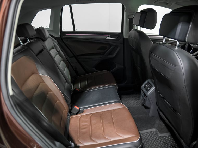 Volkswagen Tiguan 2021 года, 35 136 км - вид 17