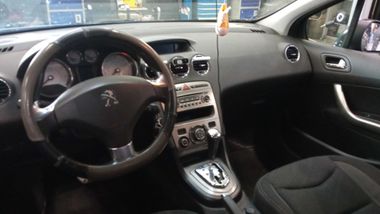 Peugeot 408 2014 года, 219 000 км - вид 5