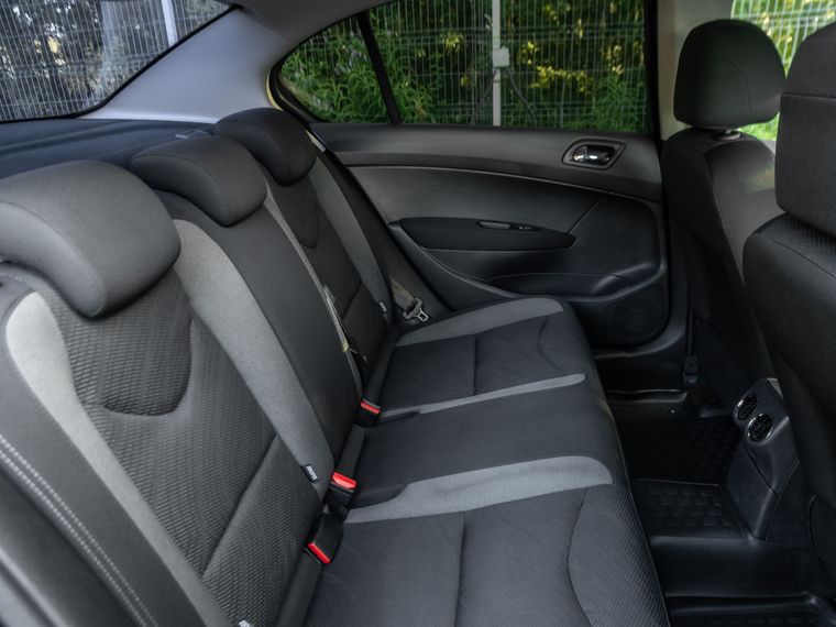 Peugeot 408 2014 года, 219 000 км - вид 10