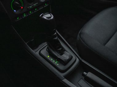 Skoda Rapid 2016 года, 225 000 км - вид 8