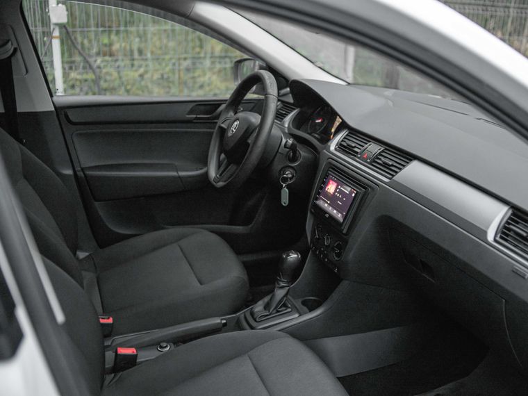 Skoda Rapid 2016 года, 225 000 км - вид 12