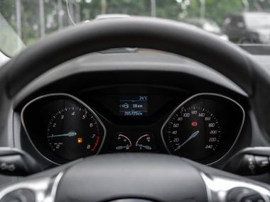 Ford Focus 2011 года, 205 500 км - вид 5