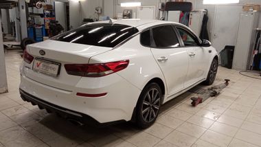 Kia Optima 2019 года, 170 313 км - вид 3