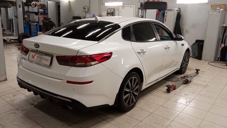 Kia Optima 2019 года, 170 313 км - вид 3