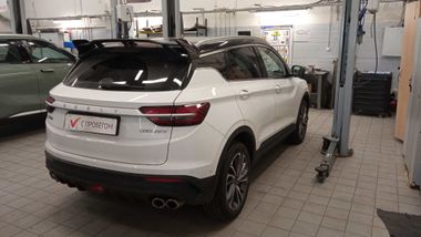 Geely Coolray 2023 года, 21 000 км - вид 3