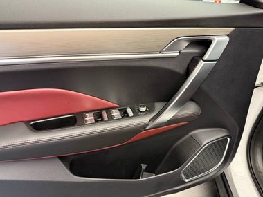 Белый Geely Coolray 2023 года | VIN 439220