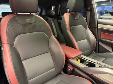 Белый Geely Coolray 2023 года | VIN 439220