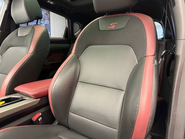 Белый Geely Coolray 2023 года | VIN 439220
