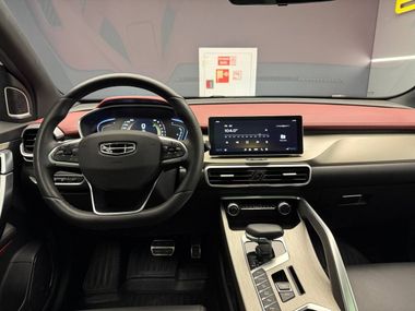Белый Geely Coolray 2023 года | VIN 439220