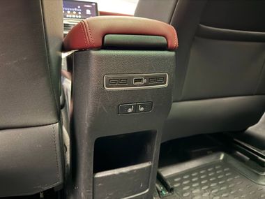 Белый Geely Coolray 2023 года | VIN 439220