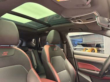 Белый Geely Coolray 2023 года | VIN 439220