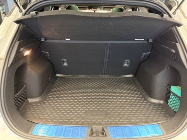Белый Geely Coolray 2023 года | VIN 439220