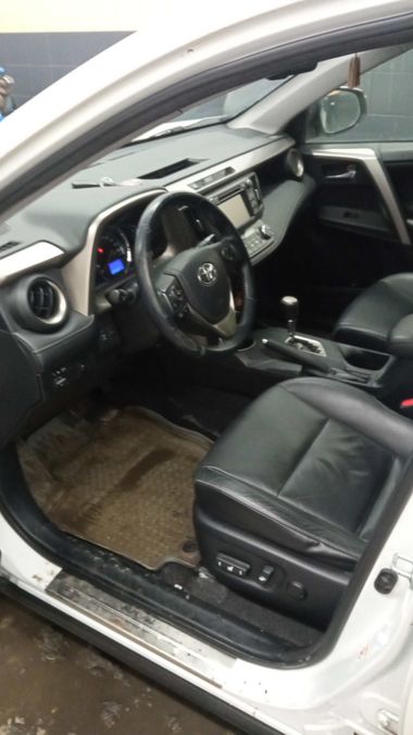Toyota RAV4 2014 года, 191 955 км - вид 5