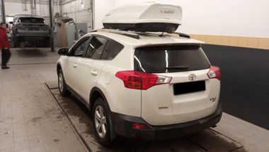 Toyota RAV4 2014 года, 191 955 км - вид 4
