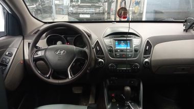 Hyundai ix35 2014 года, 298 000 км - вид 5