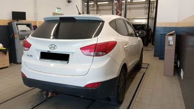 Hyundai ix35 2014 года, 298 000 км - вид 3