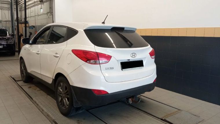 Hyundai ix35 2014 года, 298 000 км - вид 4