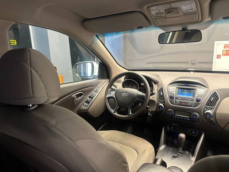 Hyundai ix35 2014 года, 298 000 км - вид 11