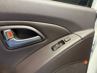 Hyundai ix35 2014 года, 298 000 км - вид 20