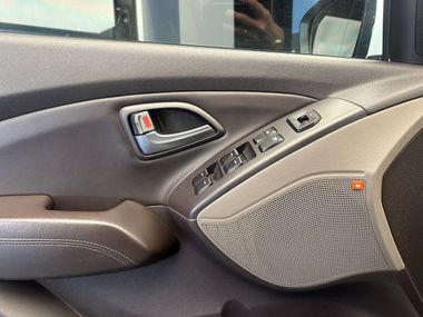 Hyundai ix35 2014 года, 298 000 км - вид 19