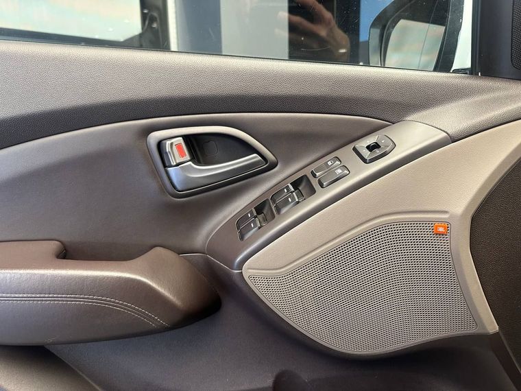 Hyundai ix35 2014 года, 298 000 км - вид 19