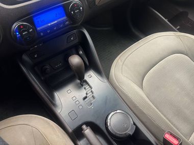 Hyundai ix35 2014 года, 298 000 км - вид 21
