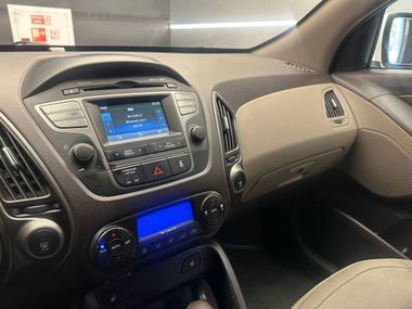 Hyundai ix35 2014 года, 298 000 км - вид 13