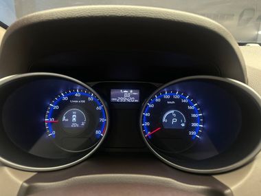 Hyundai ix35 2014 года, 298 000 км - вид 8