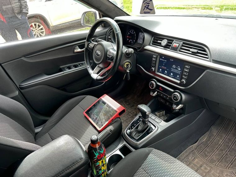 KIA Rio X-line 2019 года, 108 000 км - вид 5