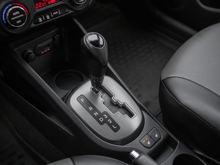 Kia Rio 2012 года, 234 980 км - вид 7