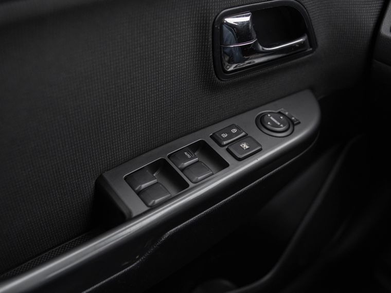 Kia Rio 2012 года, 234 980 км - вид 9