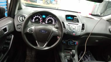 Ford Fiesta 2018 года, 48 582 км - вид 5