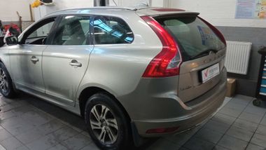 Volvo XC60 2014 года, 273 000 км - вид 4