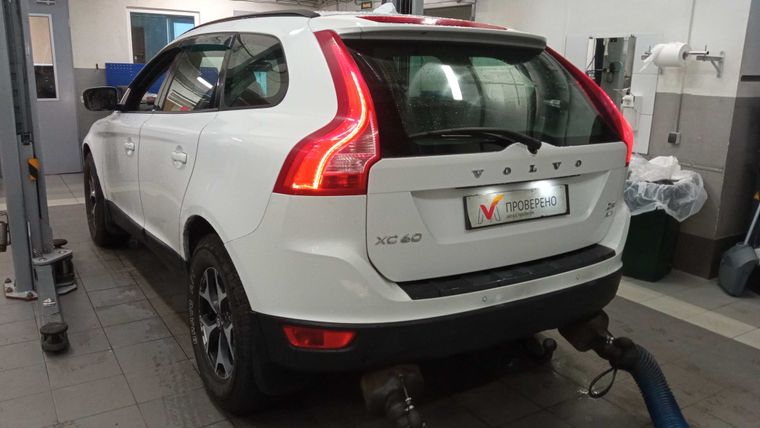 Volvo XC60 2012 года, 497 805 км - вид 4