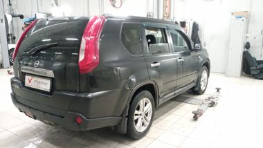 Nissan X-Trail 2011 года, 332 942 км - вид 3