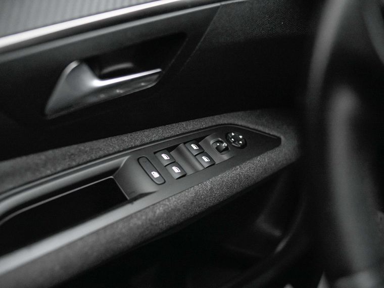 Peugeot 3008 2019 года, 112 421 км - вид 11