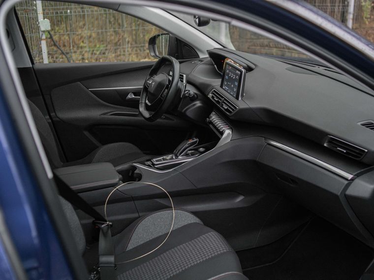 Peugeot 3008 2019 года, 112 421 км - вид 13