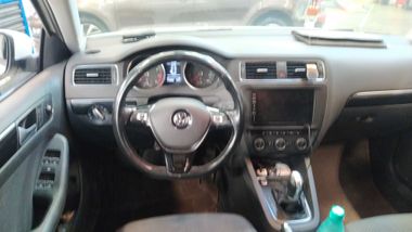 Volkswagen Jetta 2017 года, 139 000 км - вид 5