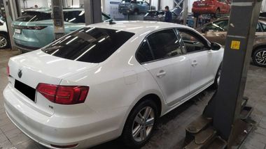 Volkswagen Jetta 2017 года, 139 000 км - вид 3