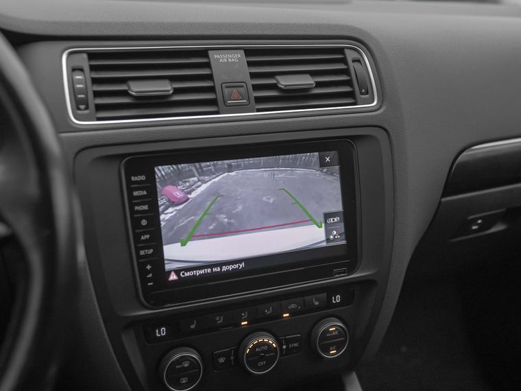 Volkswagen Jetta 2017 года, 139 000 км - вид 8