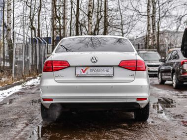 Volkswagen Jetta 2017 года, 139 000 км - вид 4