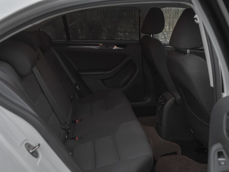 Volkswagen Jetta 2017 года, 139 000 км - вид 13