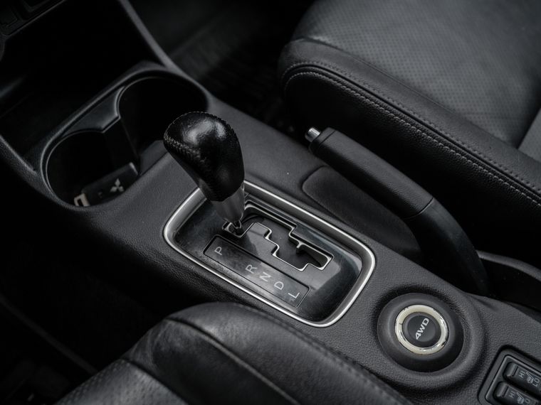 Mitsubishi Outlander 2015 года, 180 965 км - вид 11