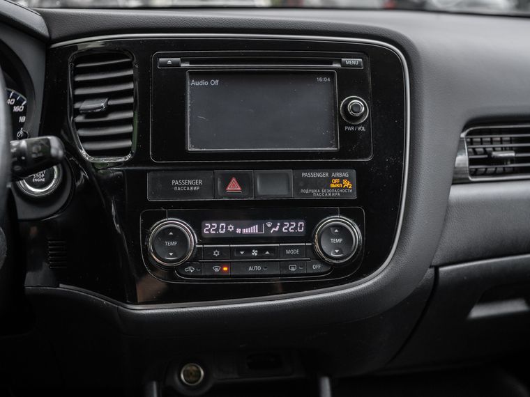 Mitsubishi Outlander 2015 года, 180 965 км - вид 9