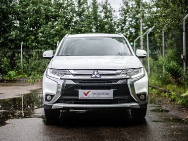 Mitsubishi Outlander 2015 года, 180 965 км - вид 3