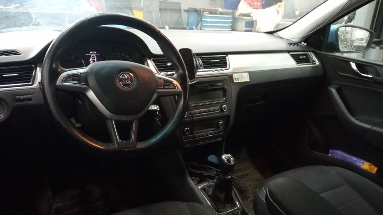 Skoda Rapid 2015 года, 219 406 км - вид 5