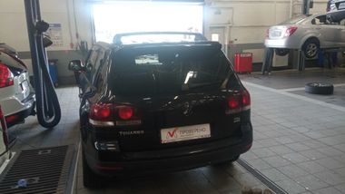 Volkswagen Touareg 2008 года, 269 433 км - вид 5